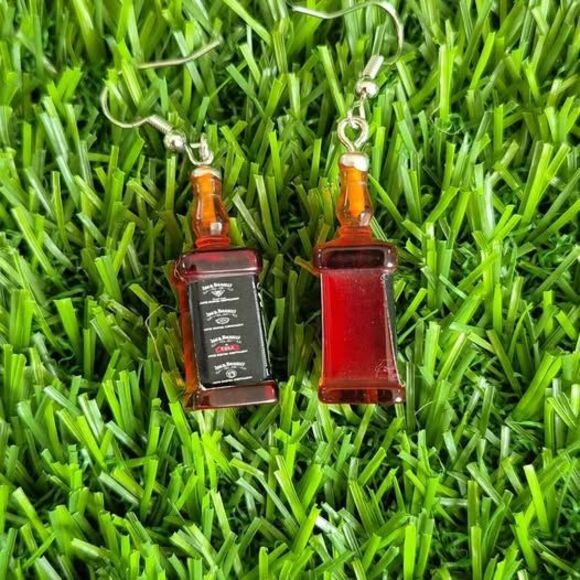 Jack Daniel's Whiskey Bottle Dangle Earrings - New - Picture 3 of 4